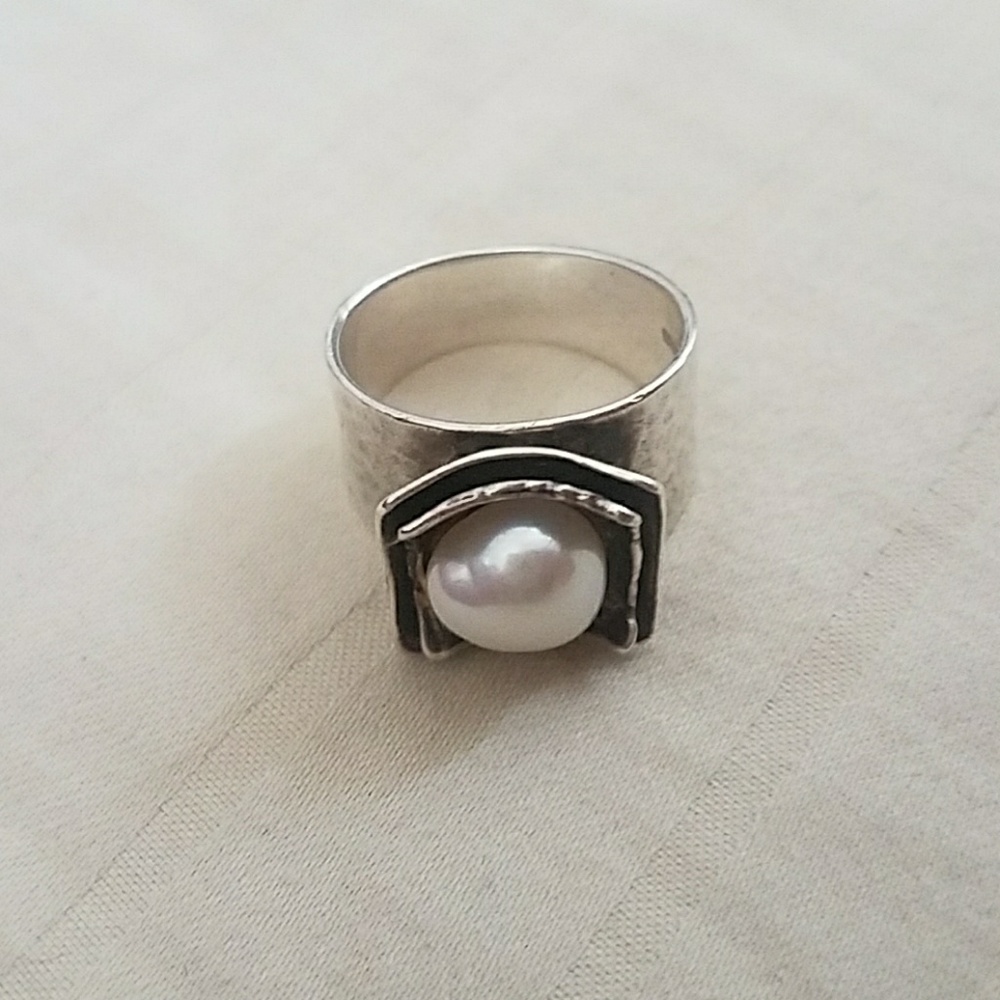 Silpada Pearl ring